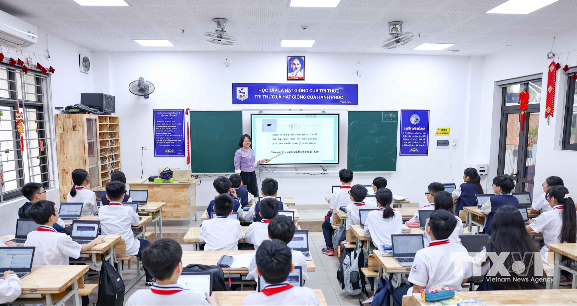 "Lớp học số Google", nơi khơi dậy niềm đam mê và hình thành năng lực số cốt lõi cho học sinh. (Ảnh: Thanh Tùng/TTXVN)